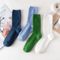 Candy Color Ins Crew chaussettes Femme Féquettes de rue japonaises Fabricants filles chaussettes en gros